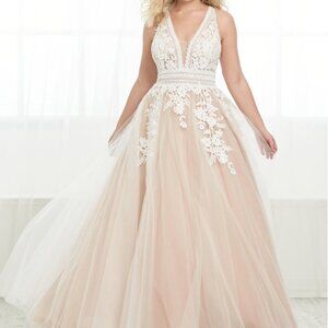 TIFFANY DESIGNS PLUS Lace Prom Dress